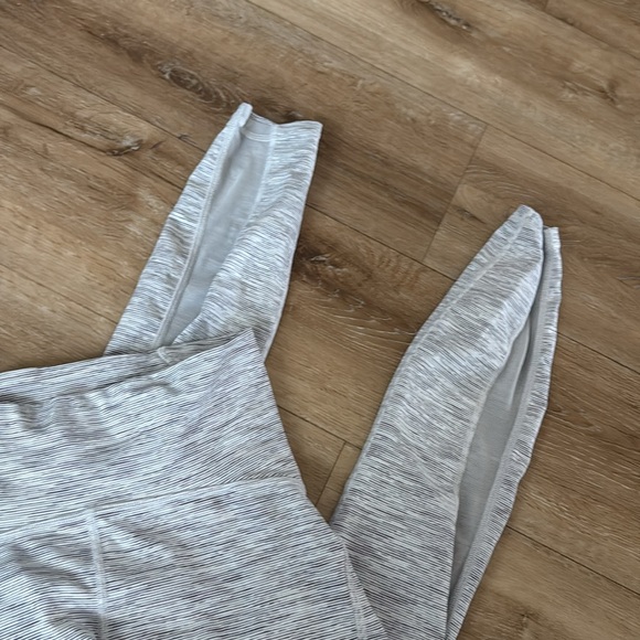 Lululemon legging - Picture 2 of 4